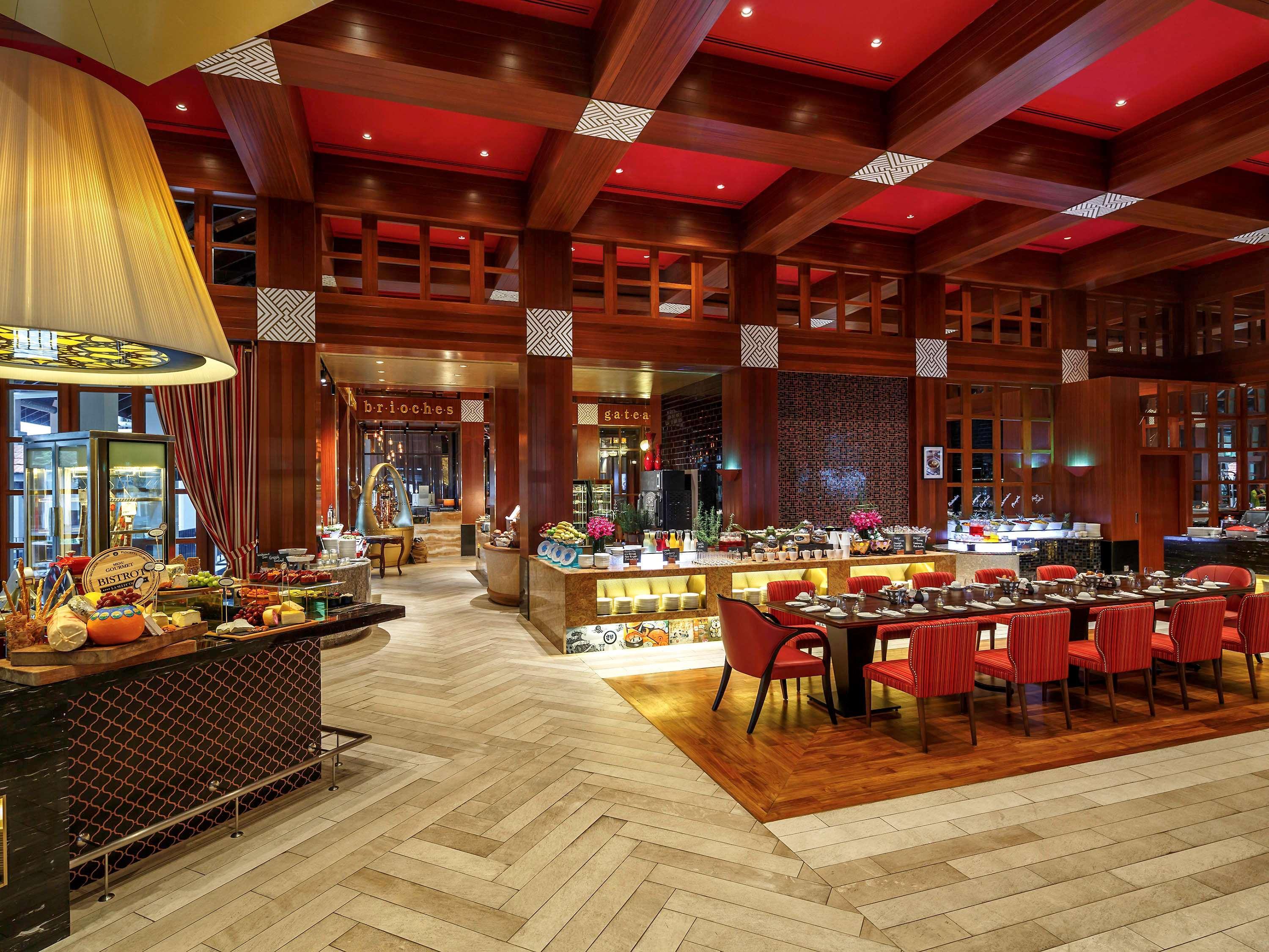 Sofitel Singapore Sentosa Resort & Spa Exterior photo
